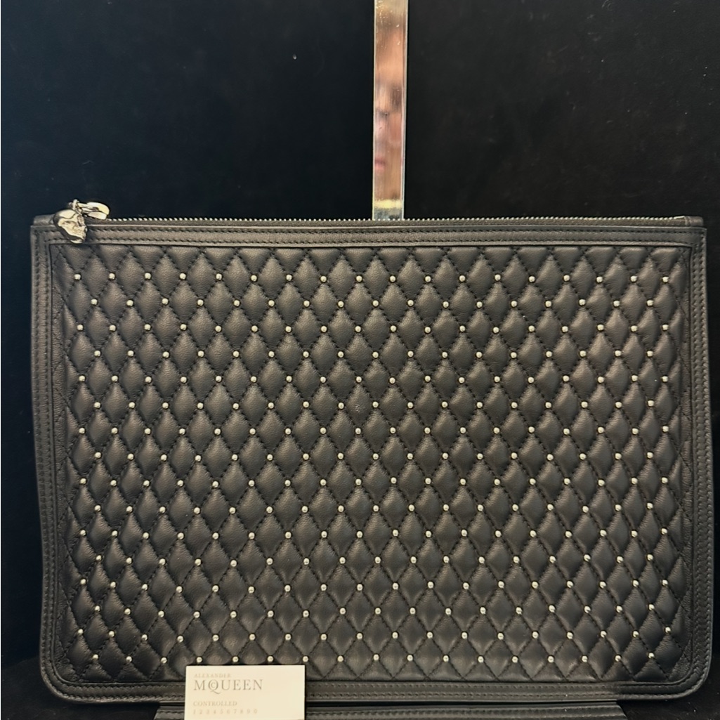 Alexander Mcqueen Black Quilted Skull Studded Zip Clutch